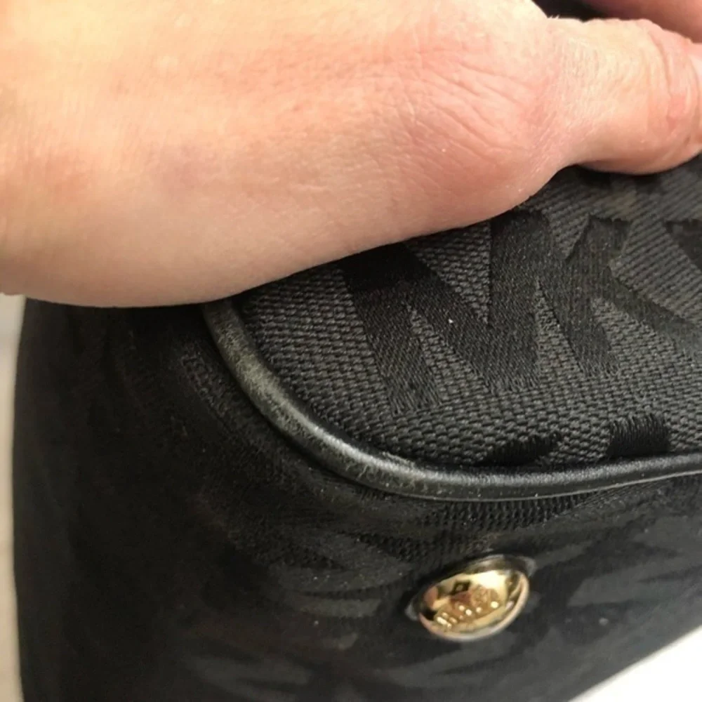 Michael kors black signature mk barrel bag